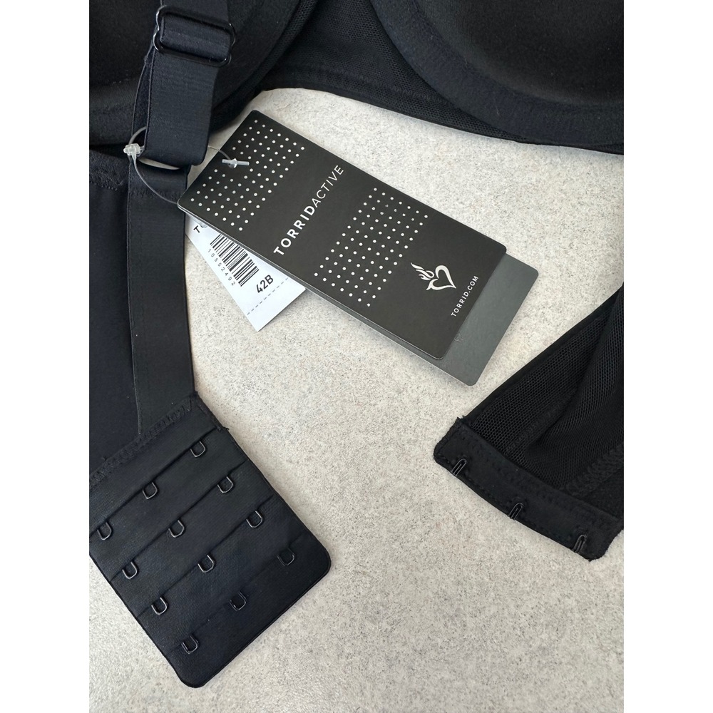 Torrid Active Black High Impact Mesh Trim Sports Bra 42B NWT 10552492 - Picture 3 of 4